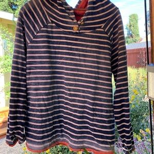 We The Free Size Medium
Cotton Pre-faded pullover light weight sweatshirt